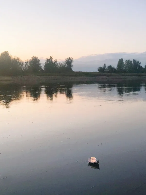 Varende lichtbootjes Jurianne Matter herdenken rouwgeschenk